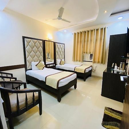 Hotel Pradeep Palace Gorakhpur Luaran gambar