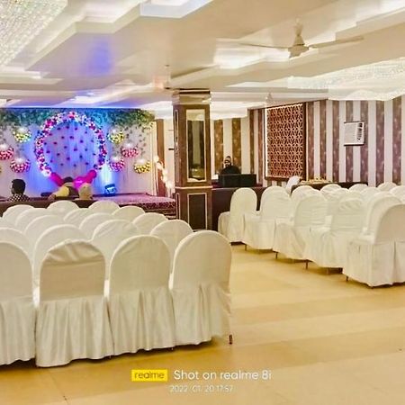 Hotel Pradeep Palace Gorakhpur Luaran gambar