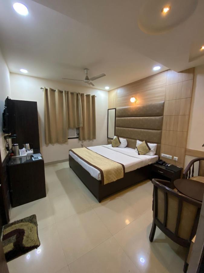 Hotel Pradeep Palace Gorakhpur Luaran gambar