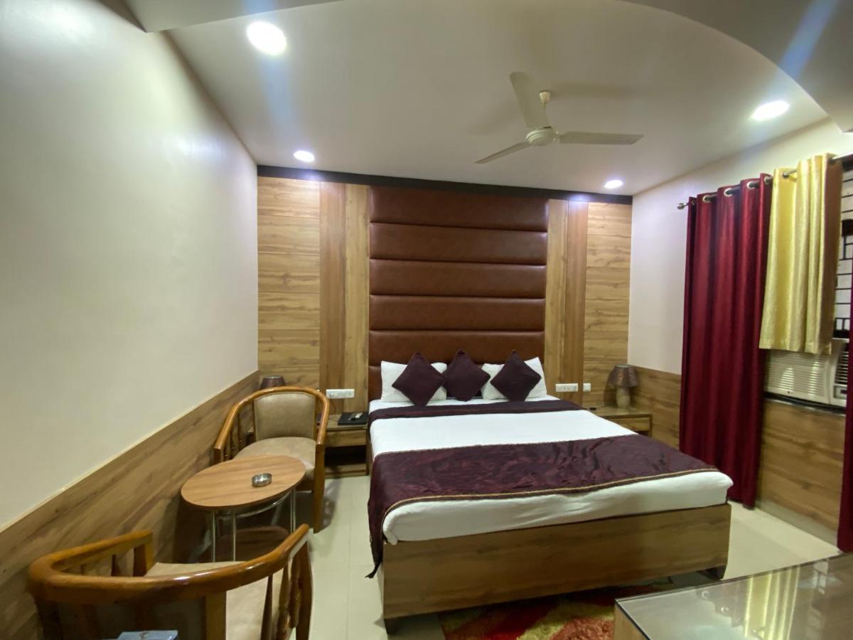 Hotel Pradeep Palace Gorakhpur Luaran gambar
