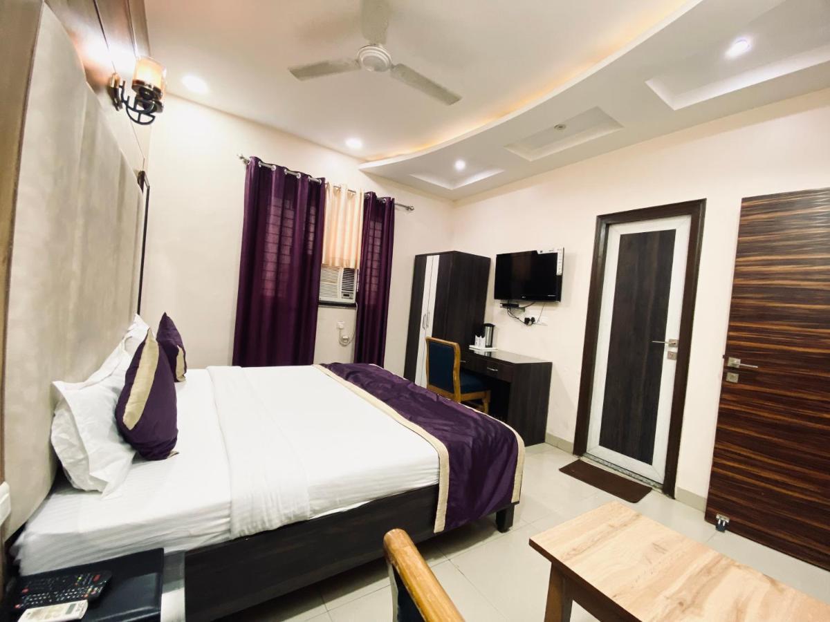 Hotel Pradeep Palace Gorakhpur Luaran gambar