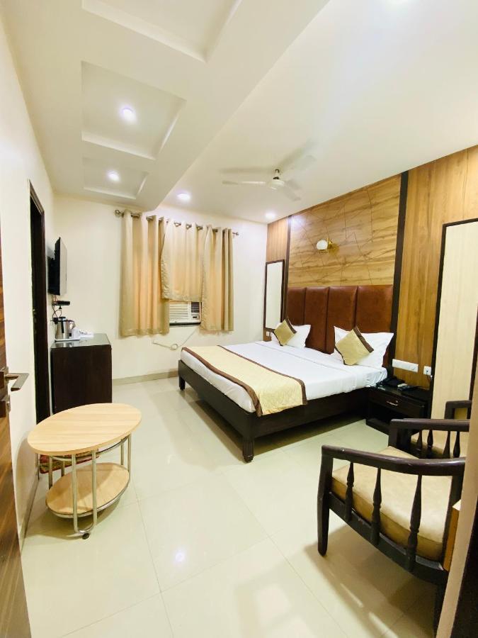 Hotel Pradeep Palace Gorakhpur Luaran gambar