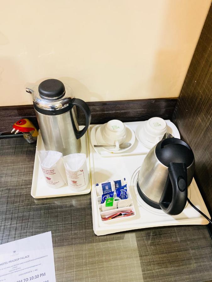Hotel Pradeep Palace Gorakhpur Luaran gambar
