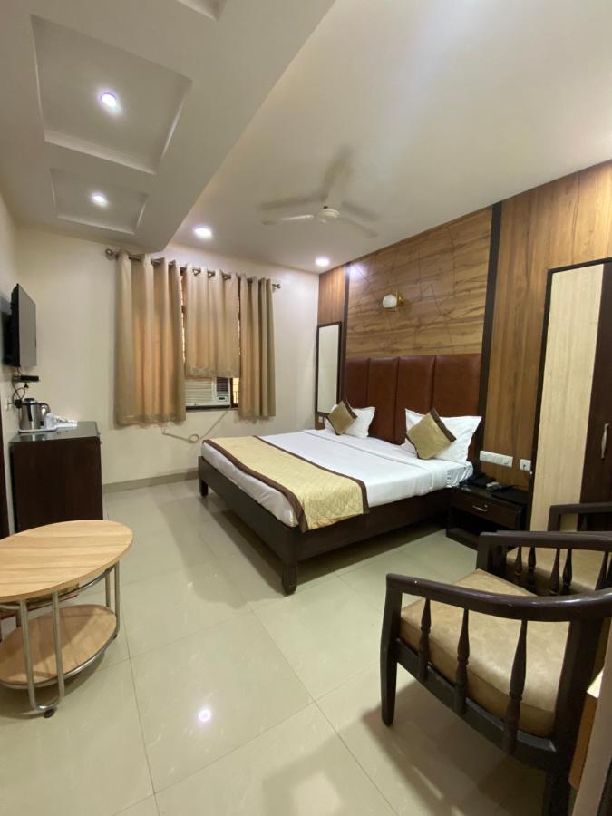 Hotel Pradeep Palace Gorakhpur Luaran gambar