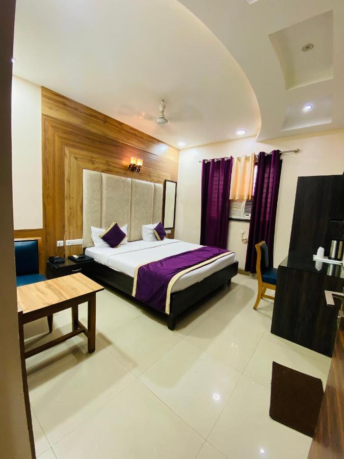 Hotel Pradeep Palace Gorakhpur Luaran gambar