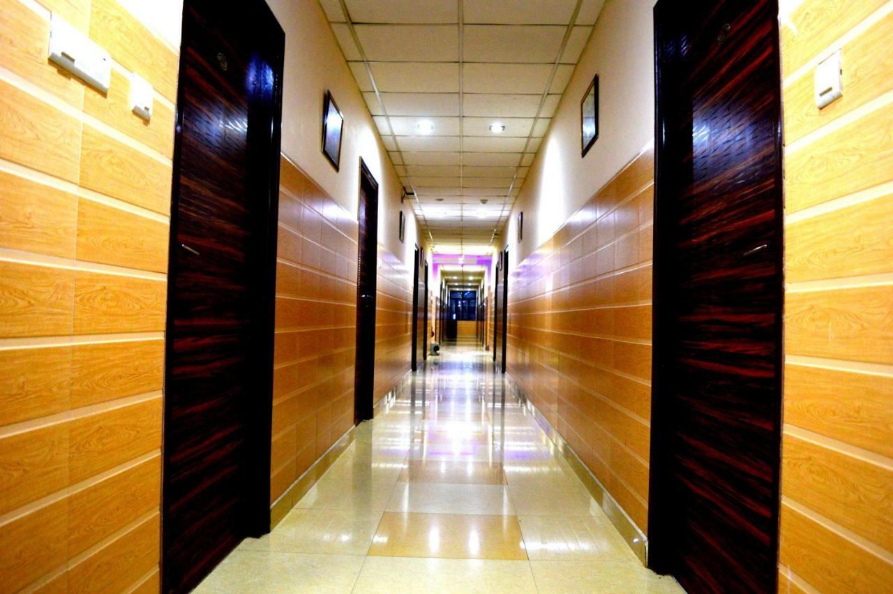 Hotel Pradeep Palace Gorakhpur Luaran gambar